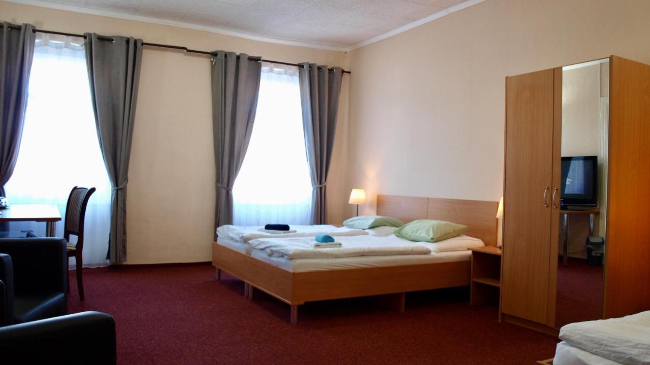 Pension Village Karlovy Vary Exterior foto